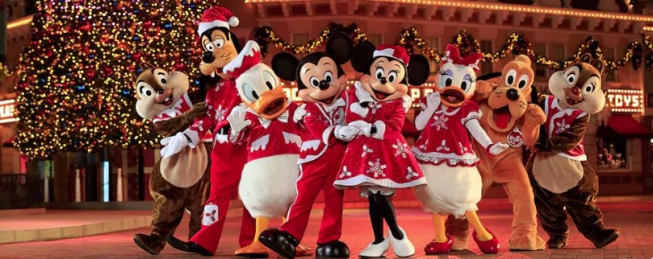 Christmas Celebrations at Disneyland Christmas Celebrations at Disneyland