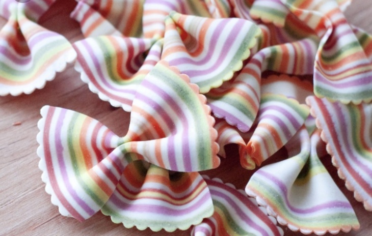 SummerCAMP 2018 - Handmade Rainbow Spaghetti & Rainbow Bow Tie Pasta SummerCAMP 2018 - Handmade Rainbow Spaghetti & Rainbow Bow Tie Pasta