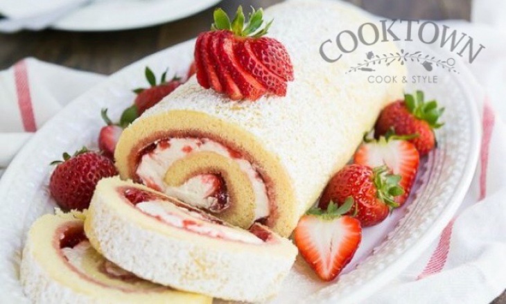 Strawberries Swiss Roll Strawberries Swiss Roll