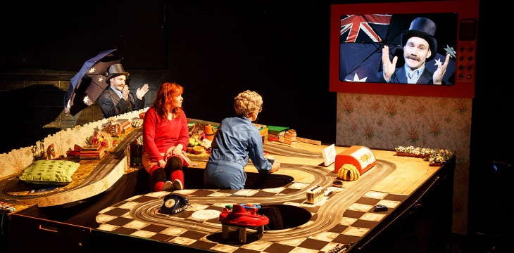 'Cheers!' Series: Red Racing Hood by Terrapin Puppet Theatre (Australia) 'Cheers!' Series: Red Racing Hood by Terrapin Puppet Theatre (Australia)